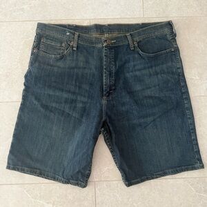 Wrangler Men’s size 40 Regular Reg fit denim jean shorts